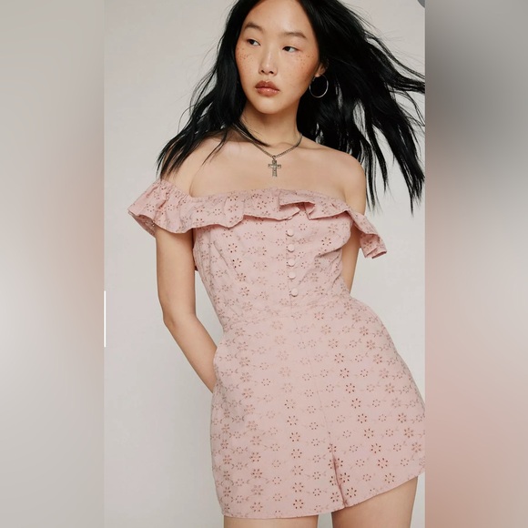 NWT Kimchi Blue Urban Outfitters Jeena Eyelet Off-Shoulder Pink Romper Small - Picture 1 of 11